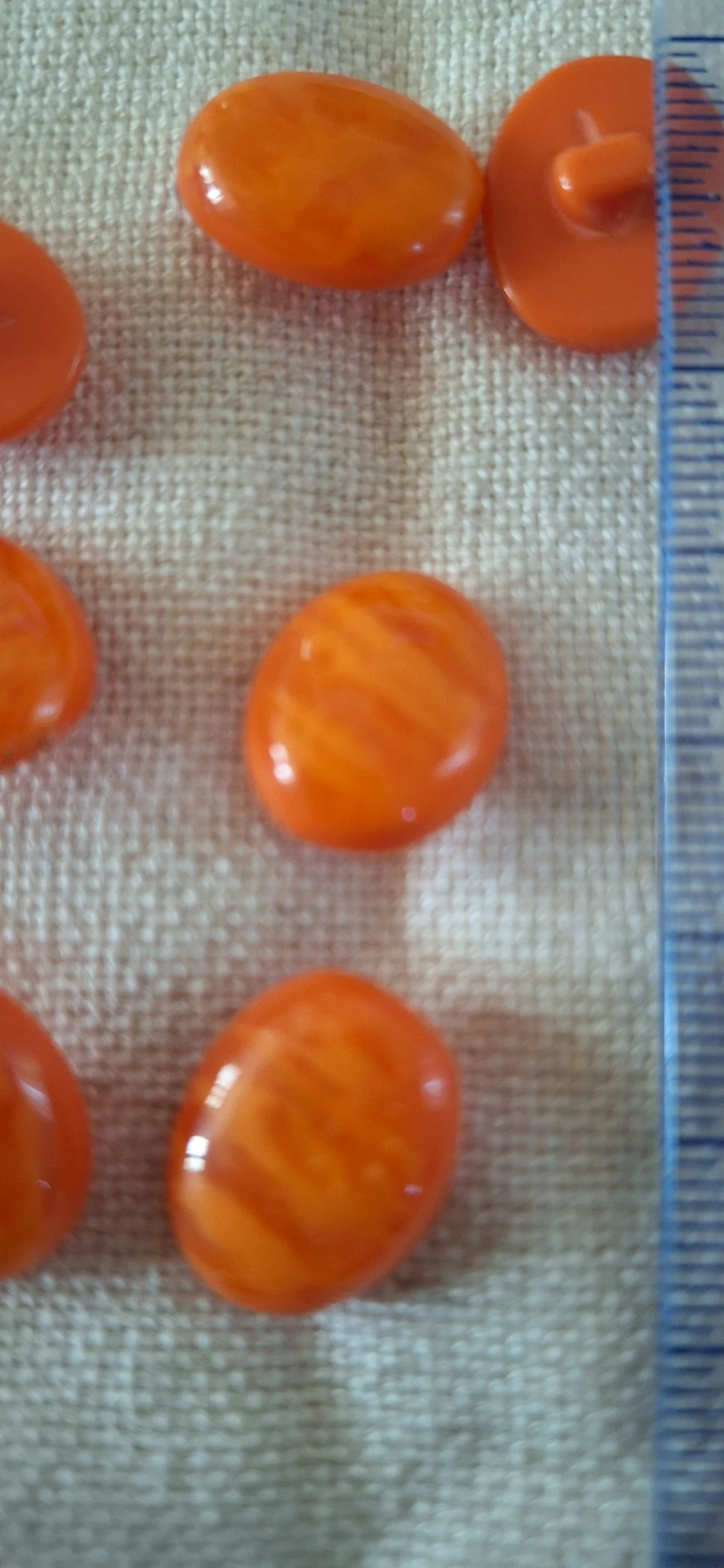 10 botões de 18 mm para costurar em resina laranja – photo 3